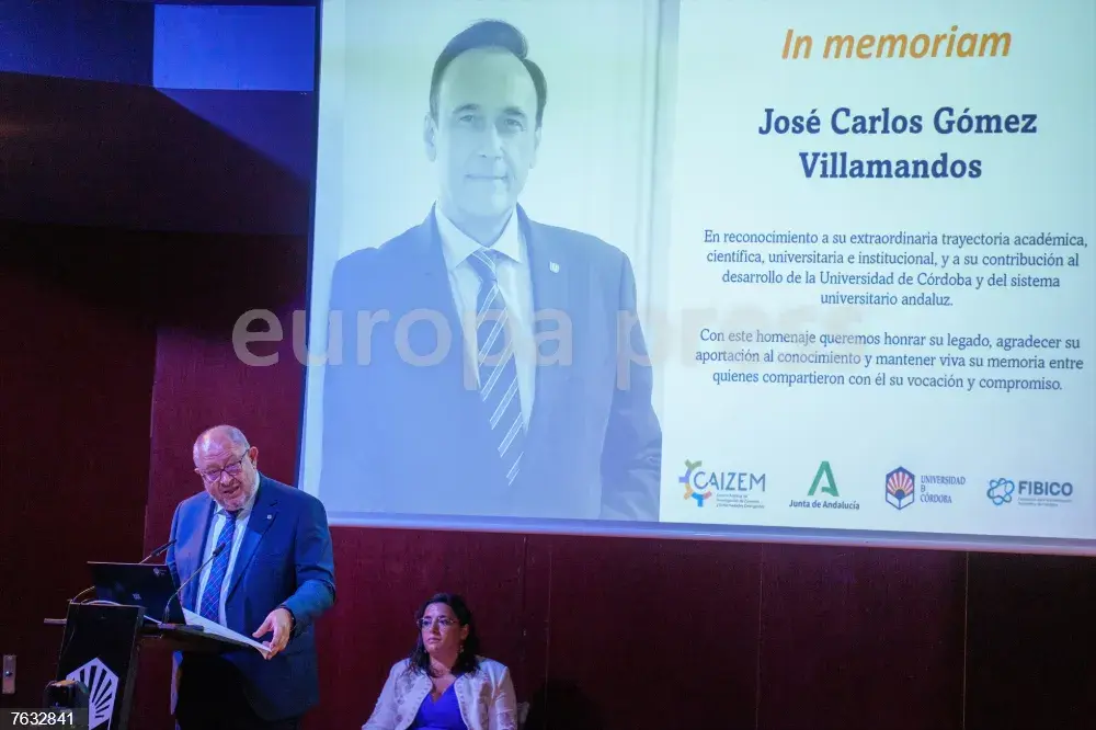 La Universidad de Córdoba rinde un emotivo homenaje póstumo a José Carlos Gómez Villamandos