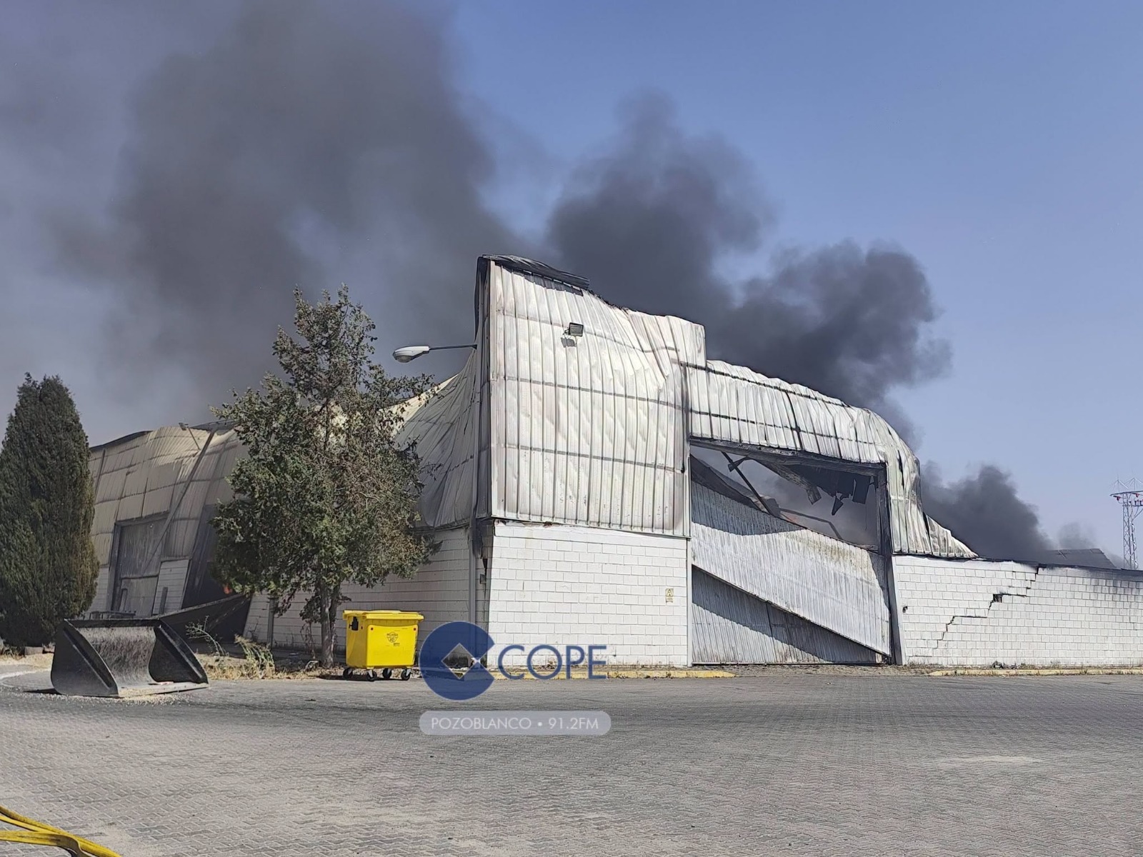Incendio en una nave de la planta de Epremasa en Dos Torres, en la carretera Dos Torres – Pedroche CO-7413